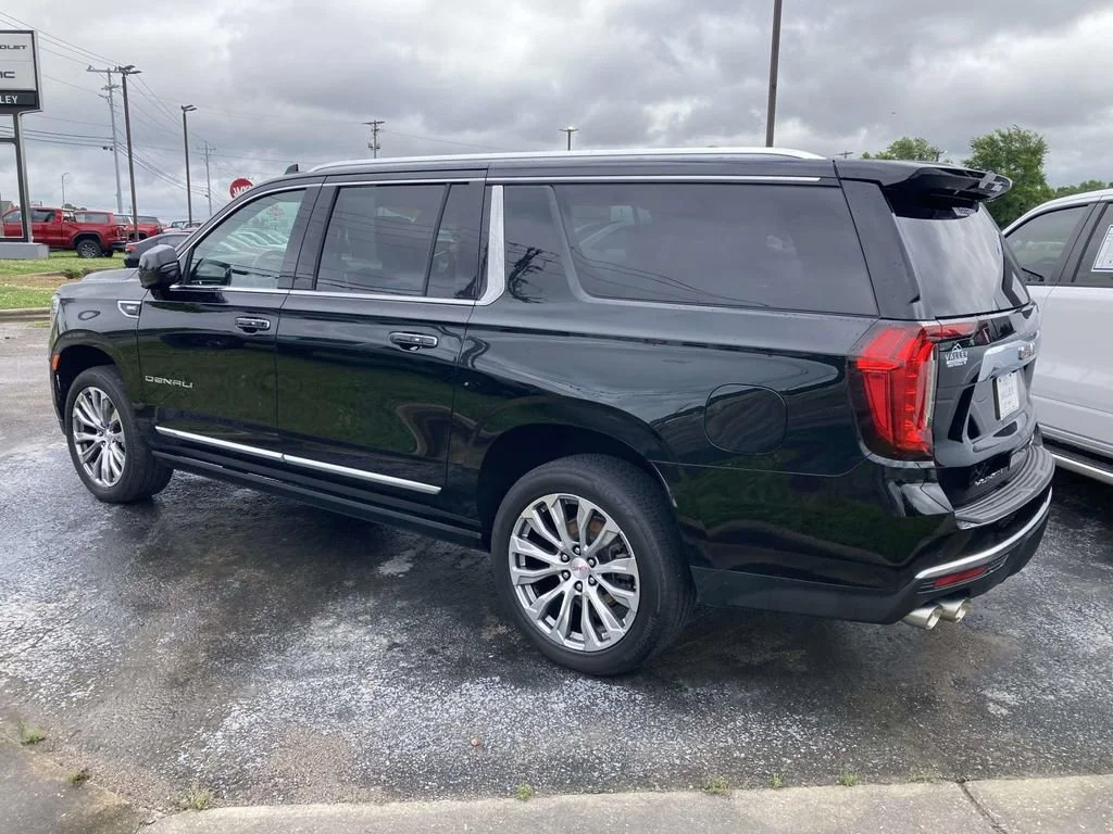 Used 2021 ONYX BLACK GMC Denali image 5