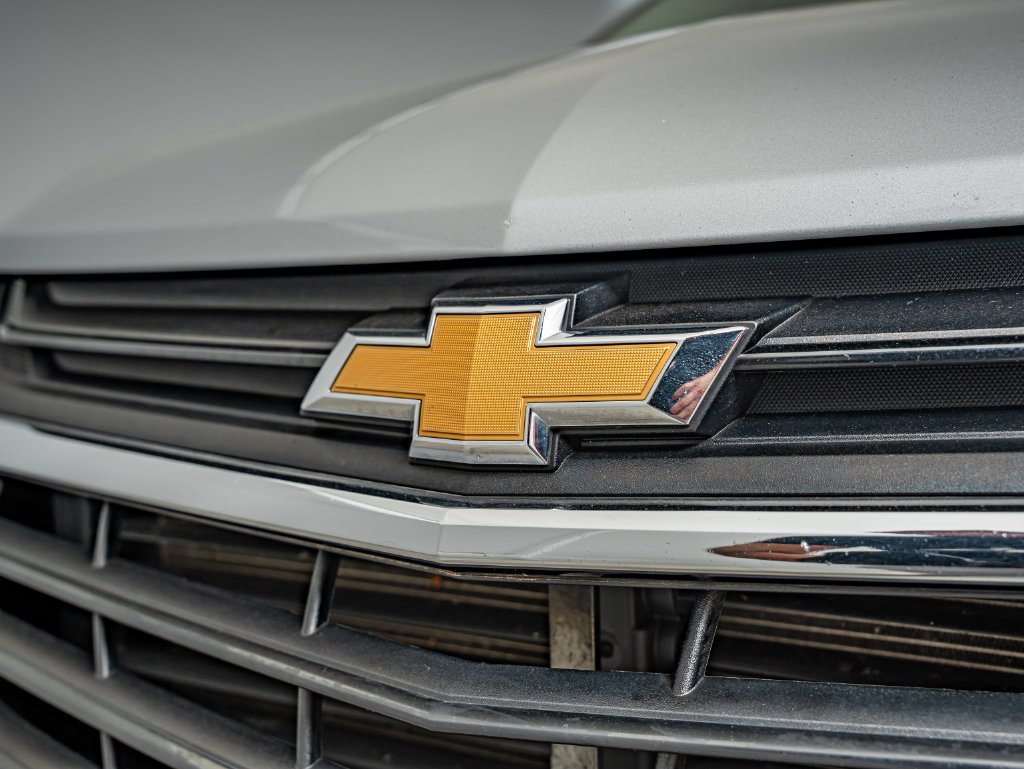 Used 2020 Silver Ice Metallic Chevrolet LT image 12