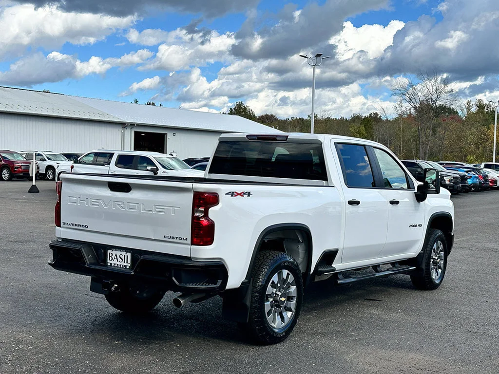 Used 2026 Summit White Chevrolet Custom image 9