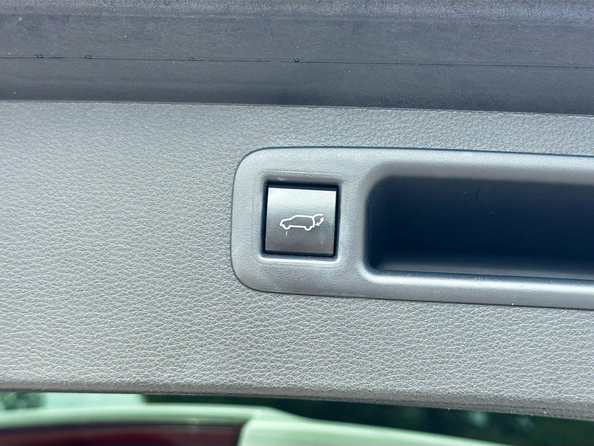 Used 2023 Pearl Toyota XSE image 13