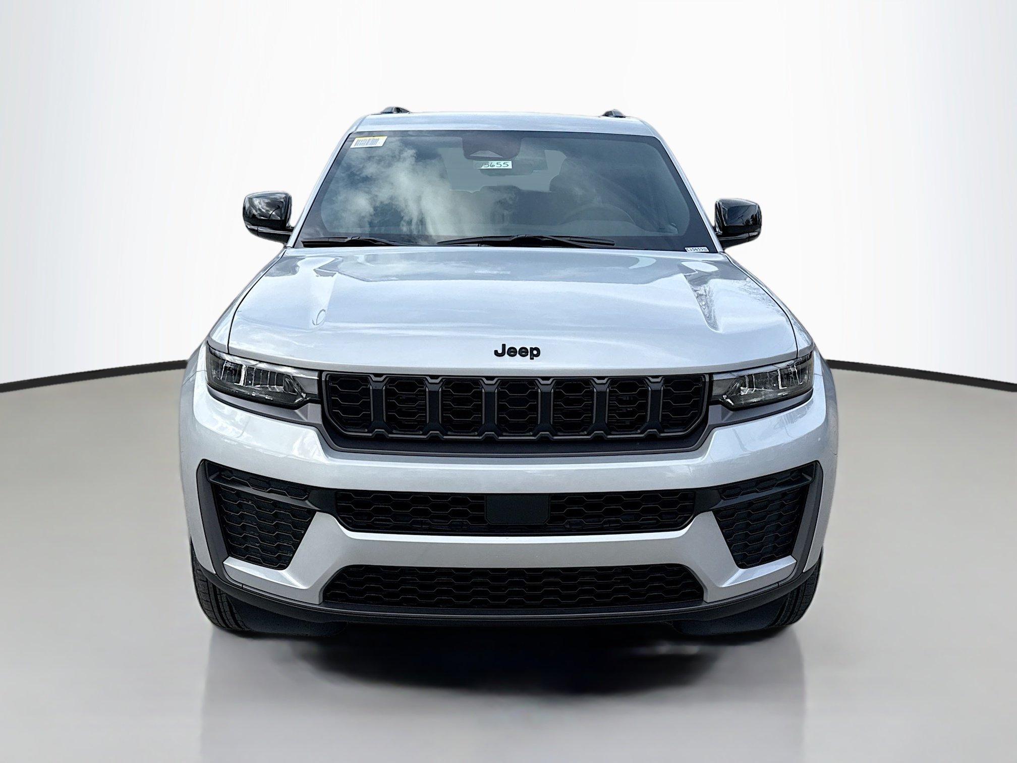 New 2026 Silver Zynith Exterior Paint Jeep Laredo Altitude image 2