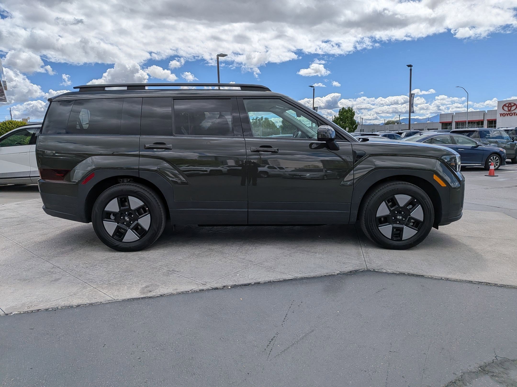 New 2026 Rockwood Green Hyundai SEL image 2