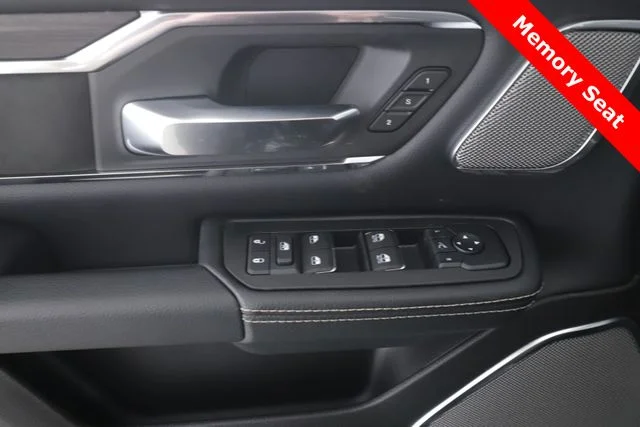 New 2026 Diamond Black Crystal Pearl-Coat Exterior Paint RAM Laramie image 20