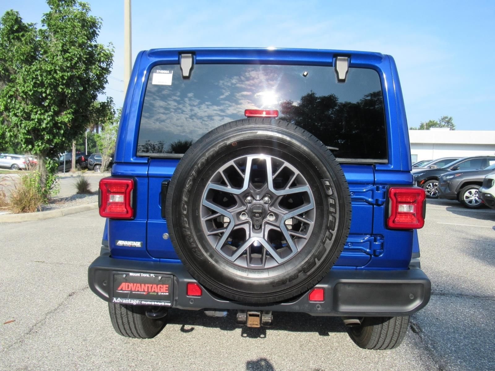 Used 2018 Blue Jeep Unlimited Sahara image 6