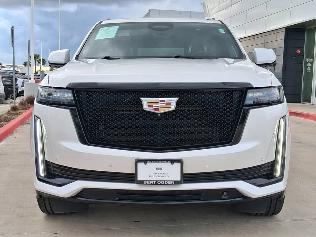Used 2021 CRYSTAL WHITE TRICOAT Cadillac Sport Platinum image 2