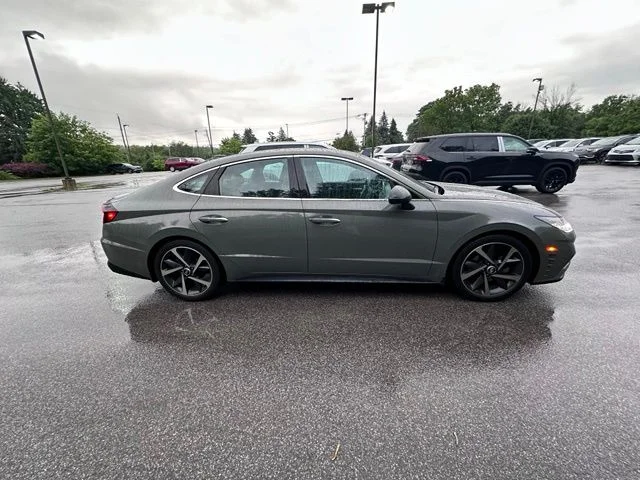 Used 2022 Gray Hyundai SEL Plus image 2