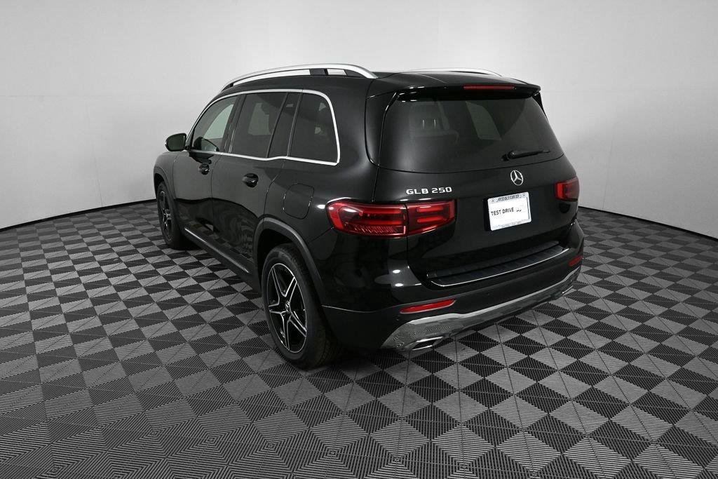 New 2026 Night Black Mercedes-Benz GLB 250 image 4