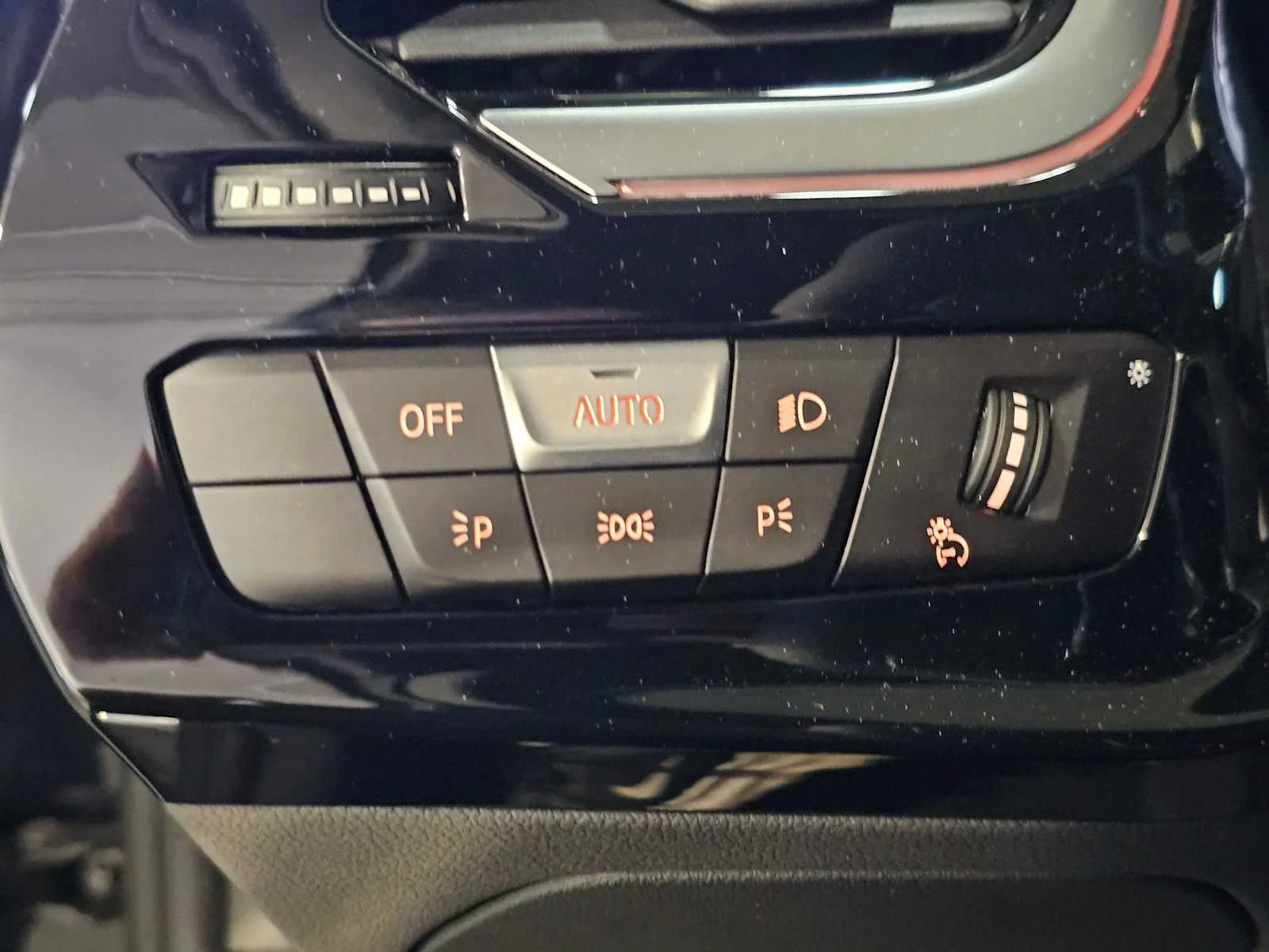 New 2026 Black Sapphire Metallic BMW sDrive30i image 19