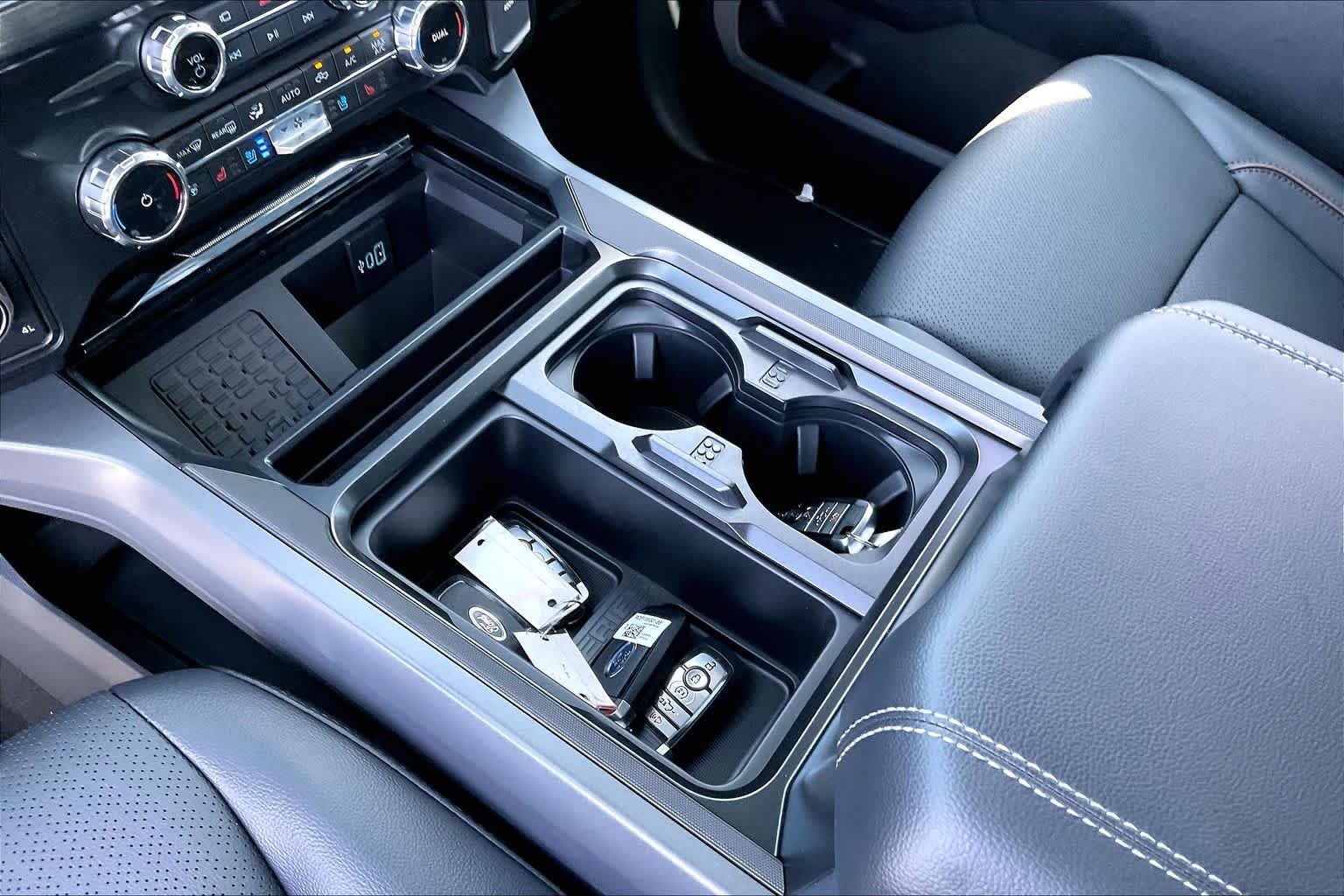 New 2026 Star White Metallic Tri-Coat Ford F-250® Lariat® image 5