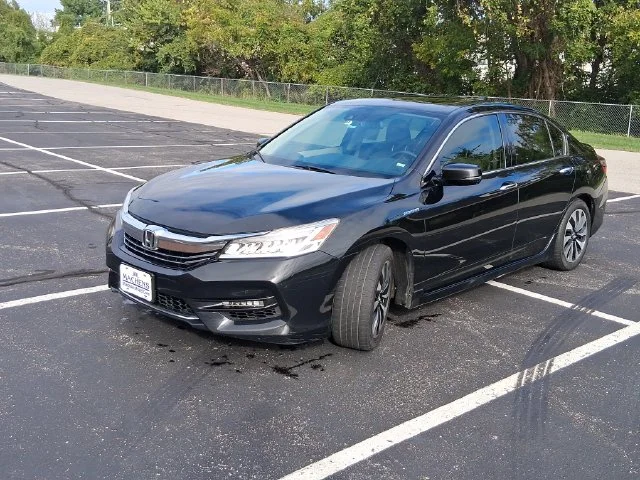 Used 2017  Honda Touring image 1