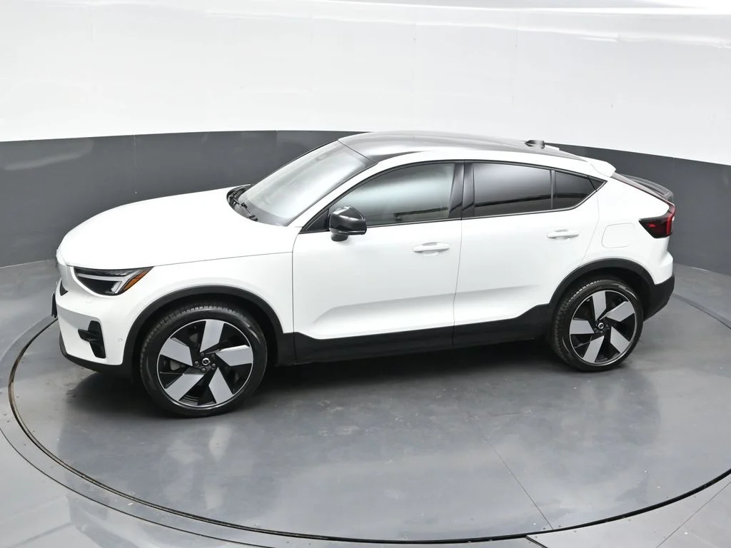 Certified Used 2023 Crystal White Volvo Plus image 32