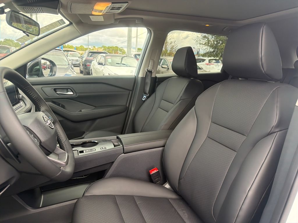 New 2026 Nissan Rogue Dark Armor 4D Sport Utility