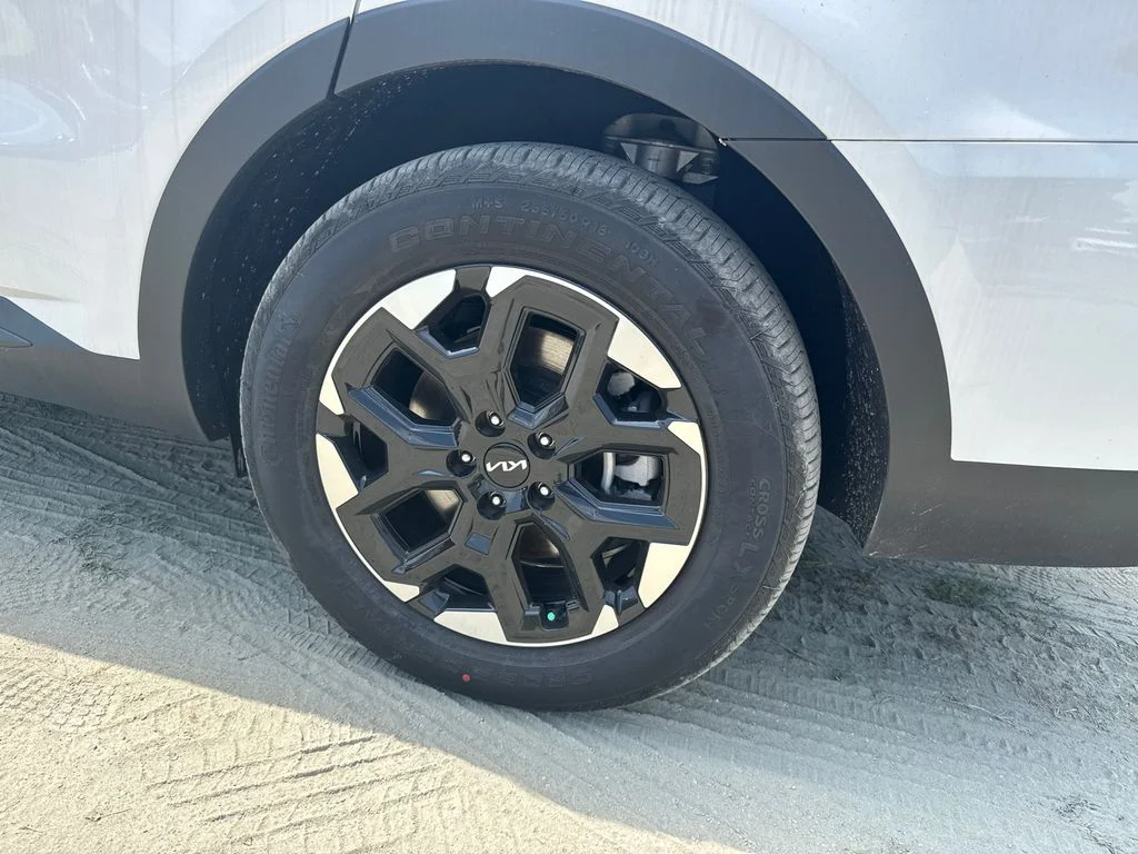 2025 Kia Sorento S - Photo 19