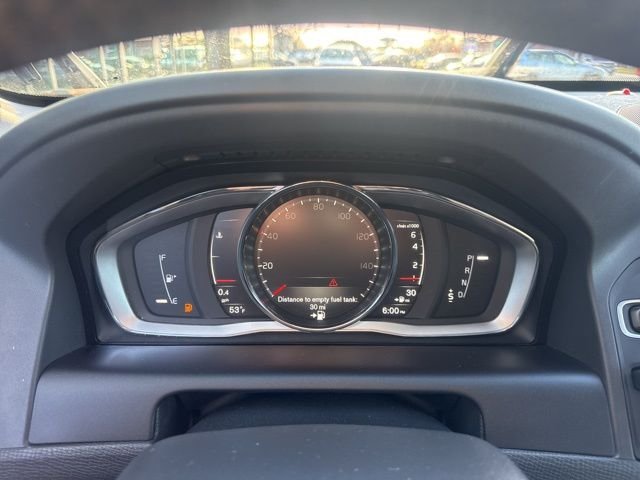 Used 2017 Blue Volvo T6 Dynamic image 22
