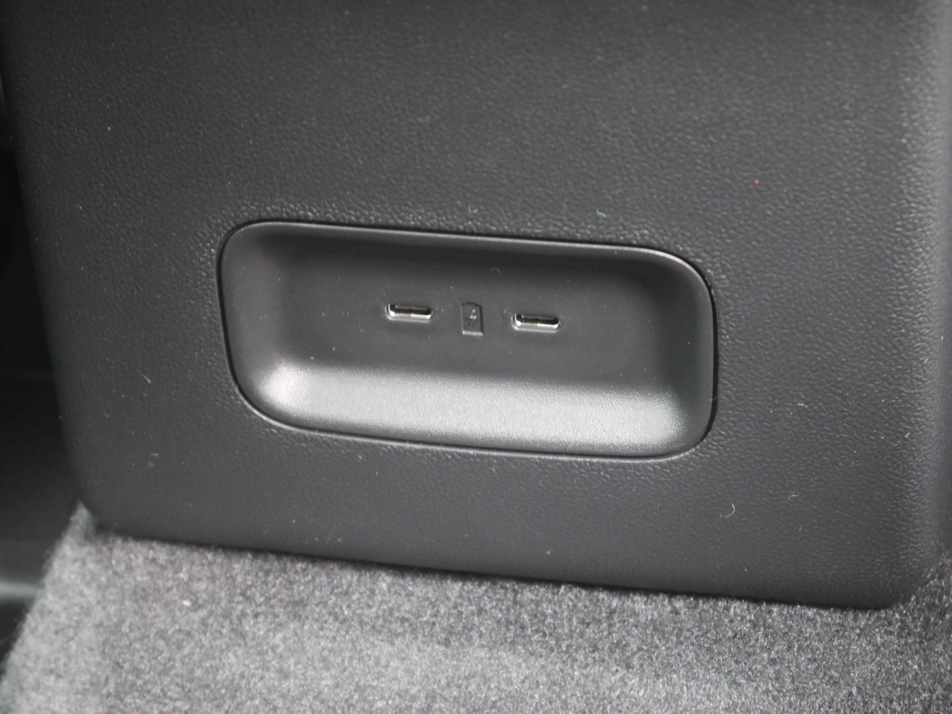 New 2026 Azure Gray Metallic Tri-Coat Ford Outer Banks® image 30
