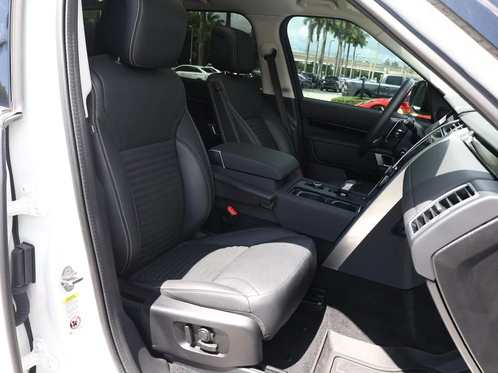 Used 2024 White Land Rover S image 23