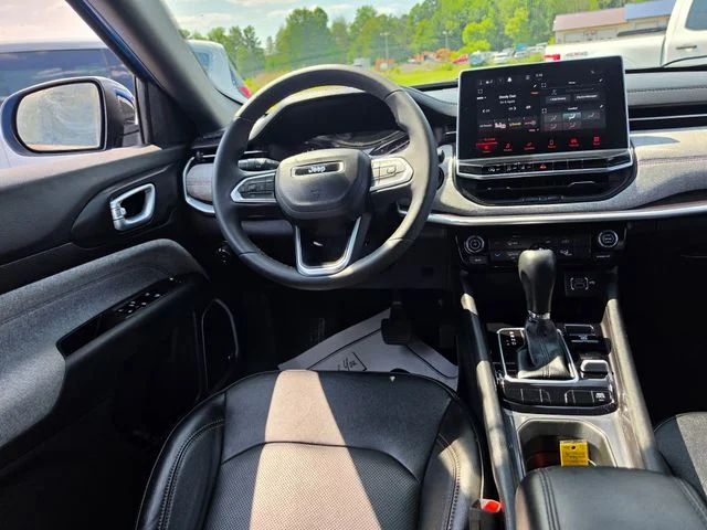 Used 2023 Blue Jeep Latitude Lux image 16