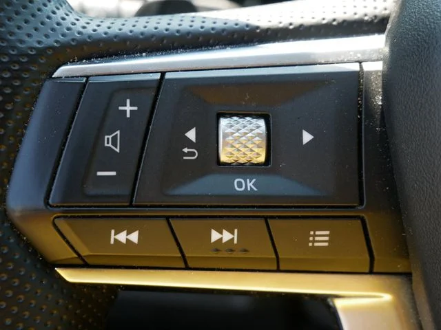 Certified Used 2024 White Diamond Mitsubishi SEL image 17