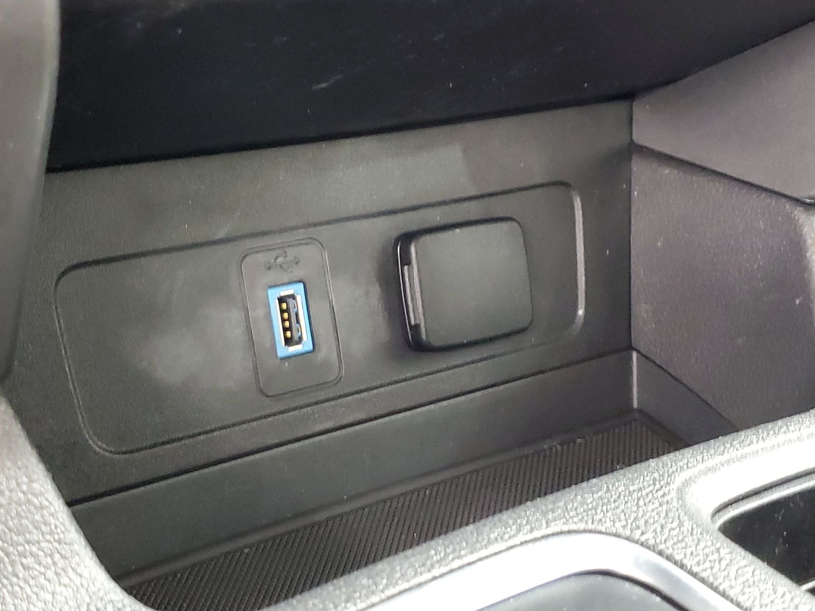 Used 2019 Gray Ford SEL image 23