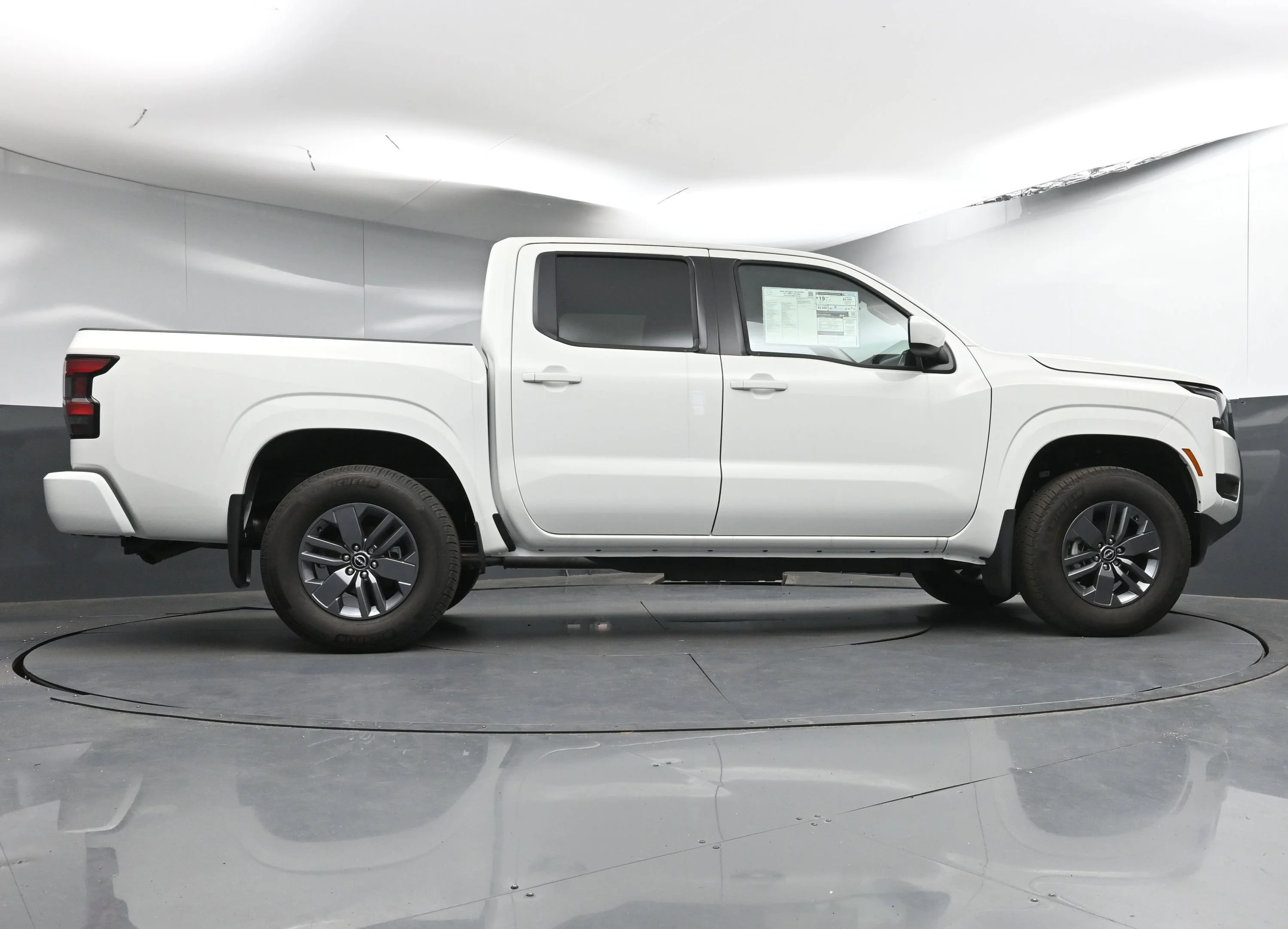 New 2026 Glacier White Nissan Crew Cab SV image 24