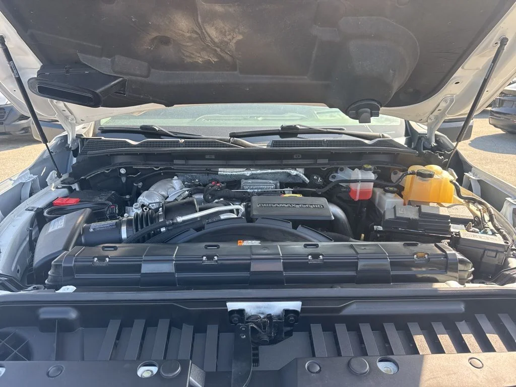 Used 2021 White GMC Denali image 40