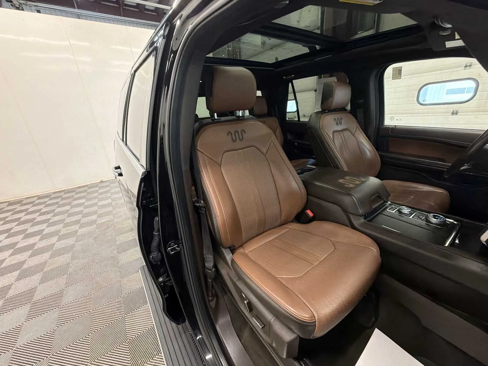 Used 2022 Agate Black Metallic Ford King Ranch image 27
