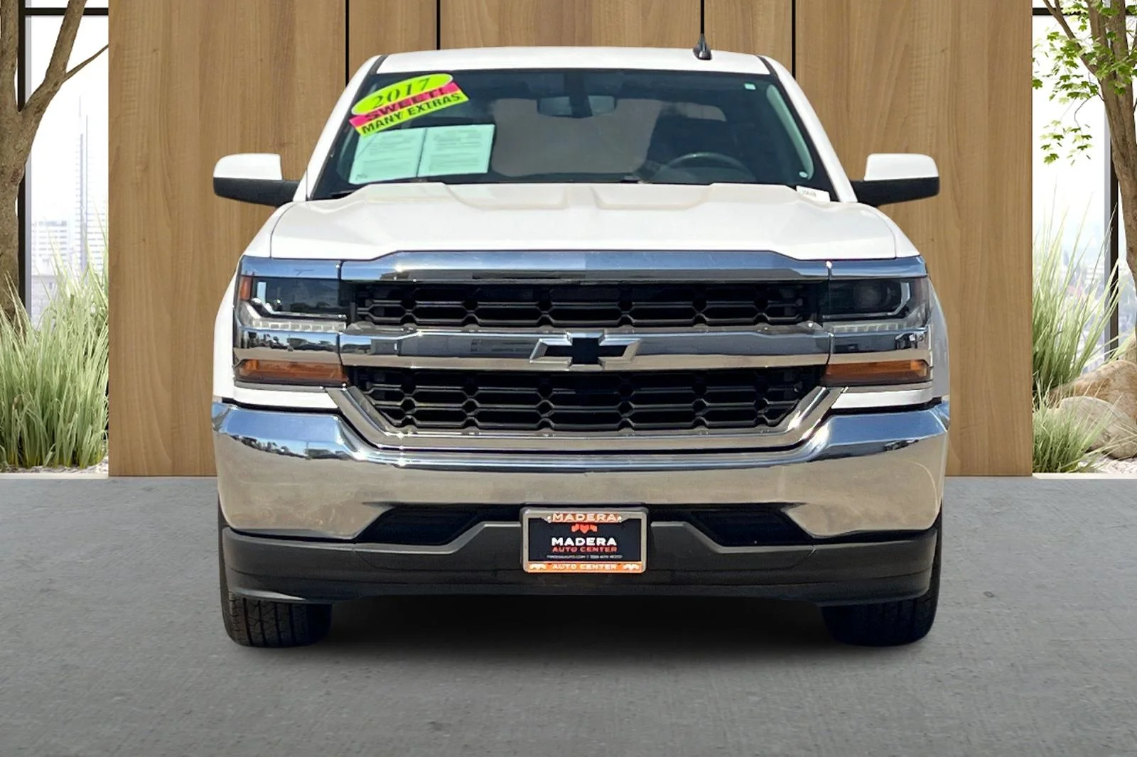 Used 2017 White Chevrolet LT image 9
