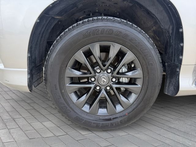Used 2022 Silver Lexus 460 image 9