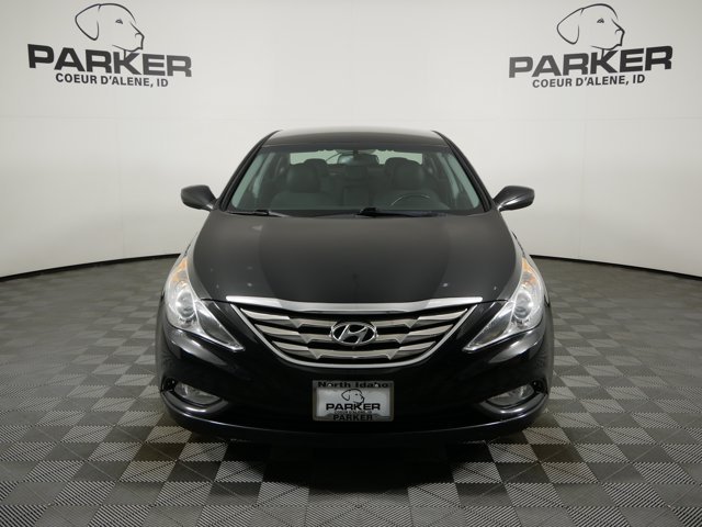 Used 2012 Midnight Black Hyundai SE image 3