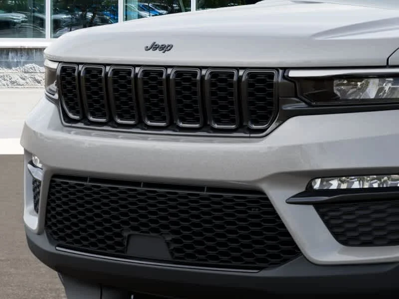 New 2025 Silver Zynith Exterior Paint Jeep Limited image 11