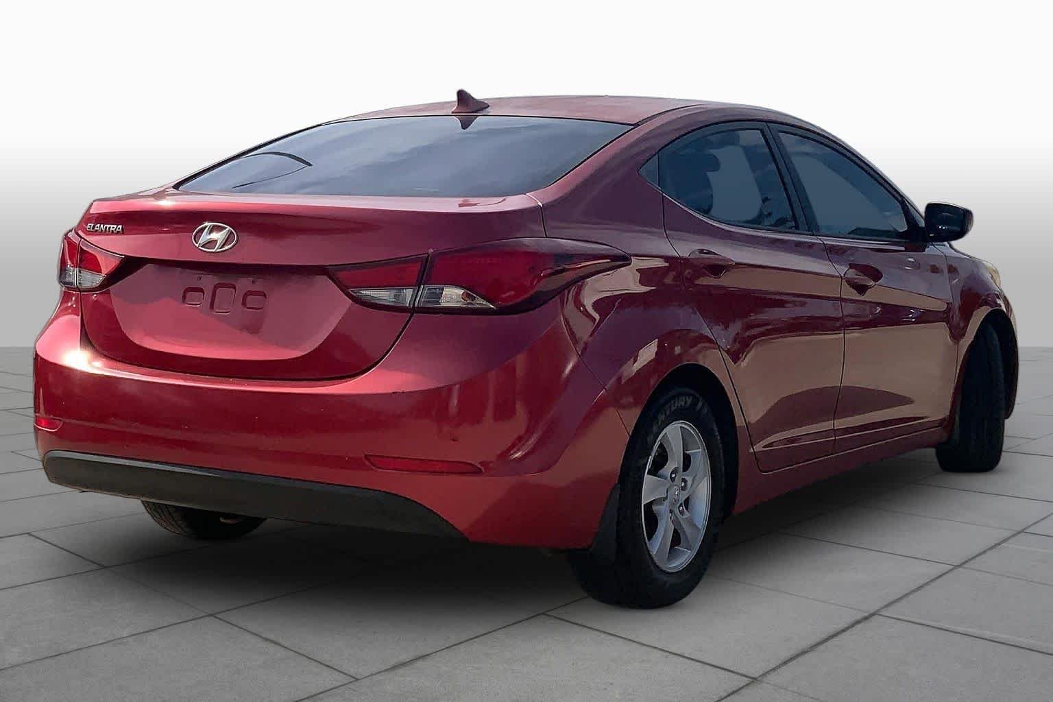 Used 2014 Geranium Red Hyundai SE image 13