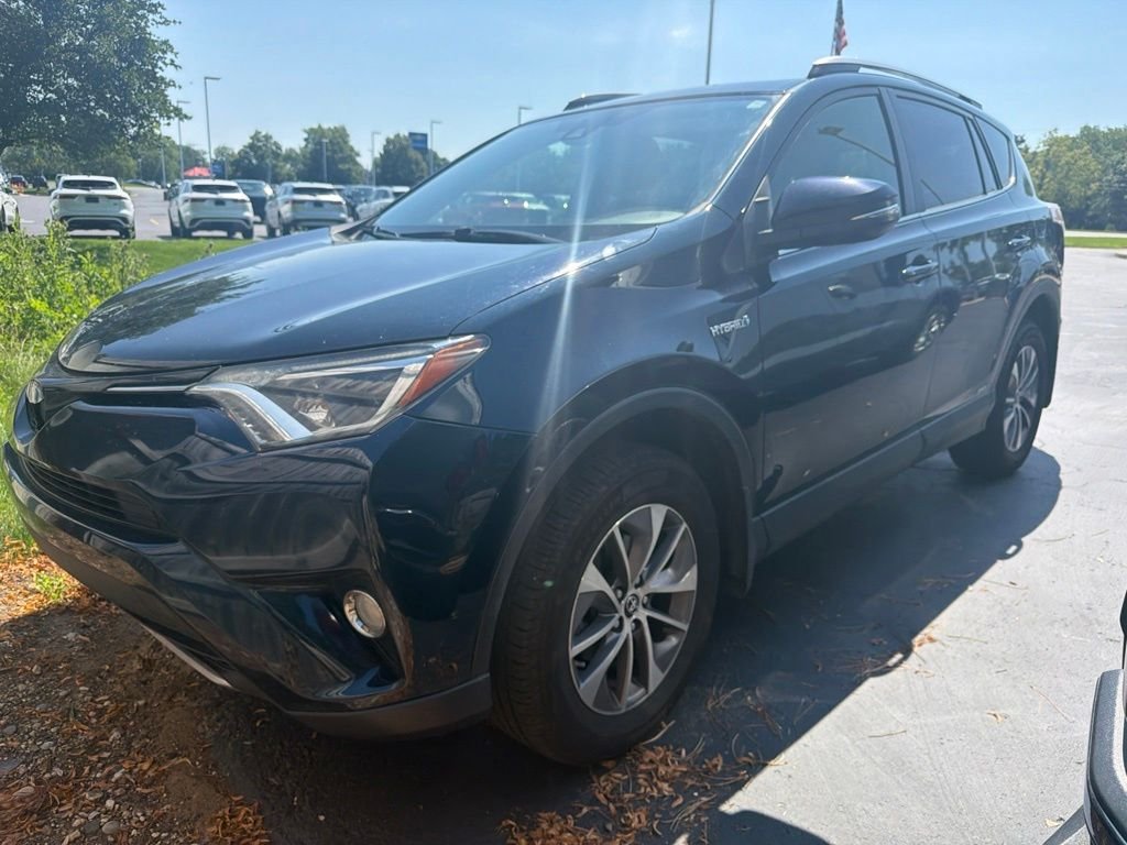Used 2018 Blue Toyota XLE image 11