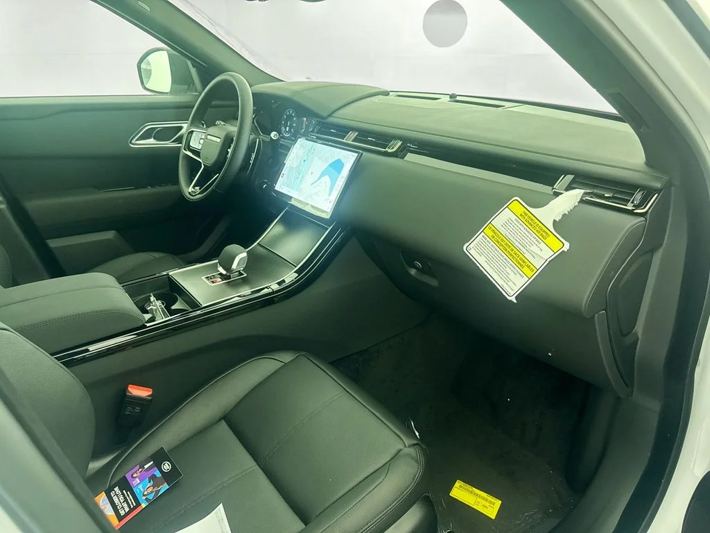 New 2026 Fuji White Land Rover Dynamic SE image 29