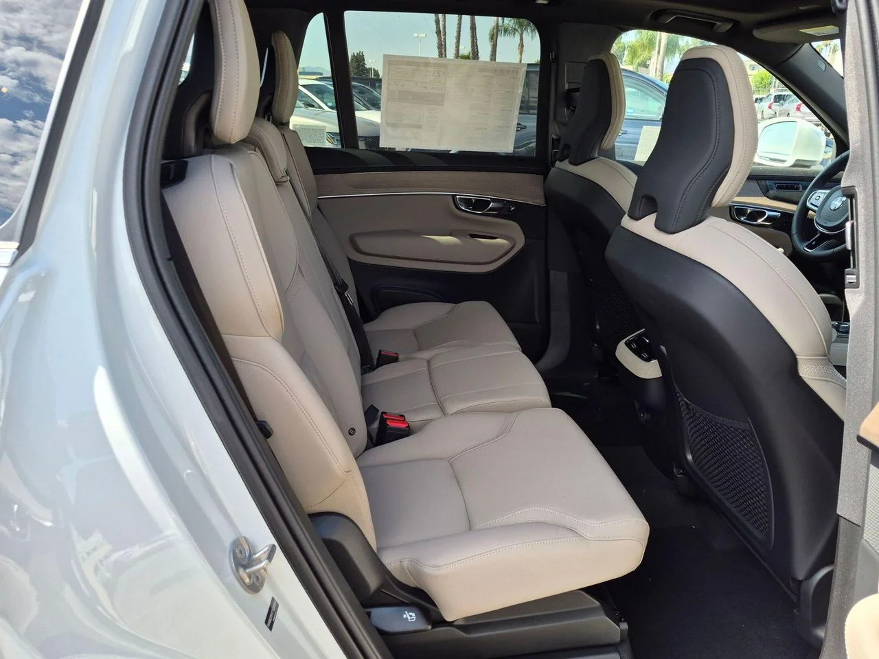 New 2026 Crystal White Volvo Plus image 13