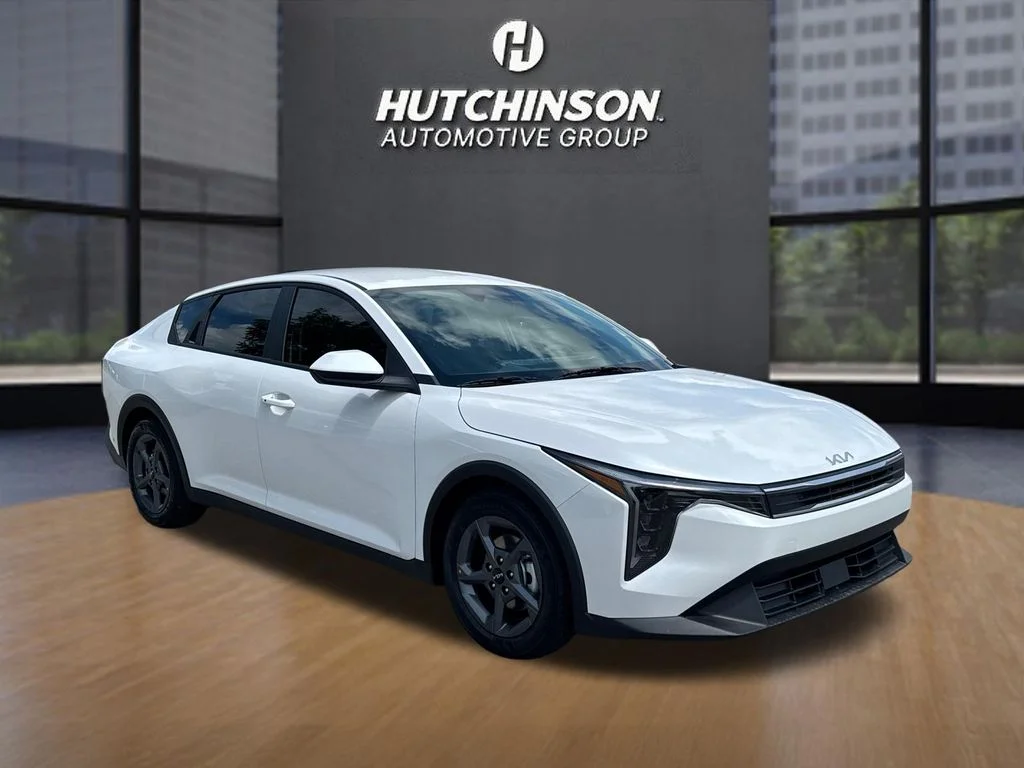 2026 Kia K4 LXS AT's photo