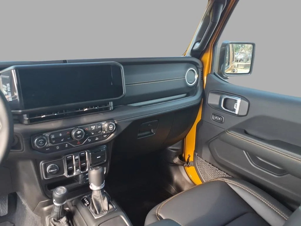 New 2026 Goldilocks Exterior Paint Jeep Sahara image 9