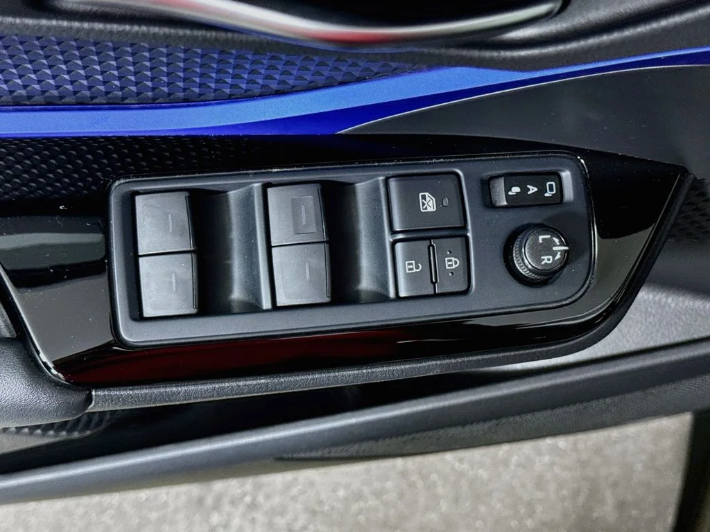 Used 2022 Wind Chill Pearl Toyota XLE image 17
