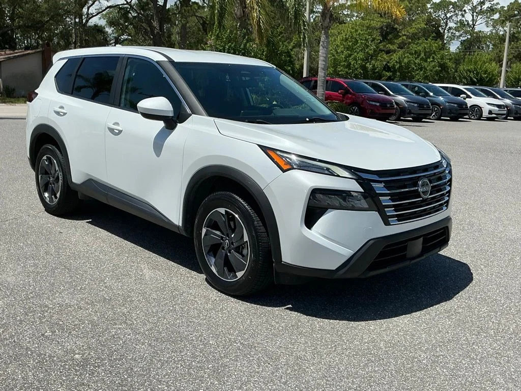 Used 2024 White Nissan SV image 10