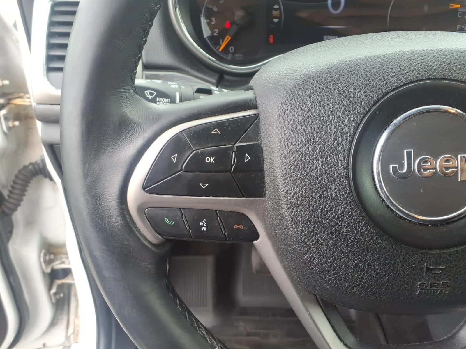 Used 2018 Bright White Clearcoat Jeep Laredo E image 22