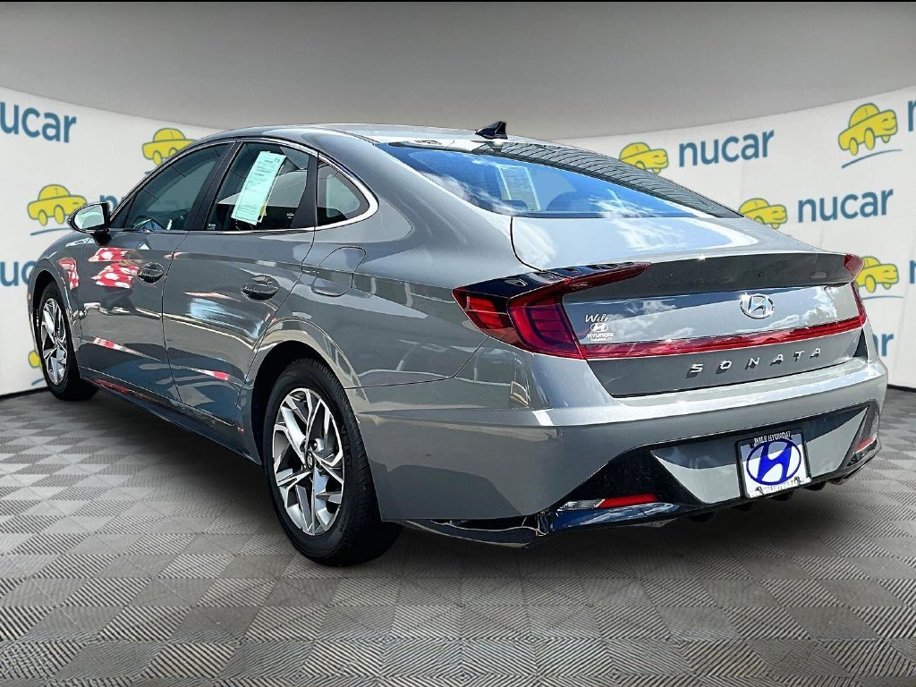 Used 2023 Gray Hyundai SEL image 4
