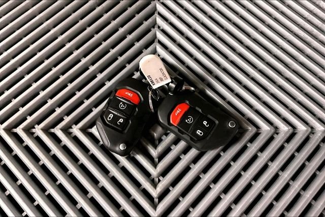Used 2024 Bright White Clearcoat Jeep Rubicon image 10