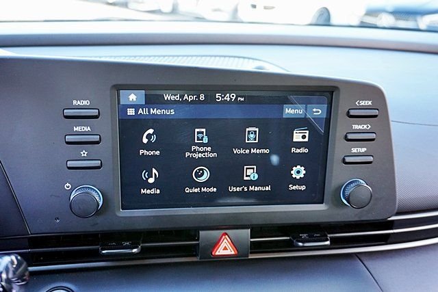 Used 2025 White Hyundai SEL Sport image 23