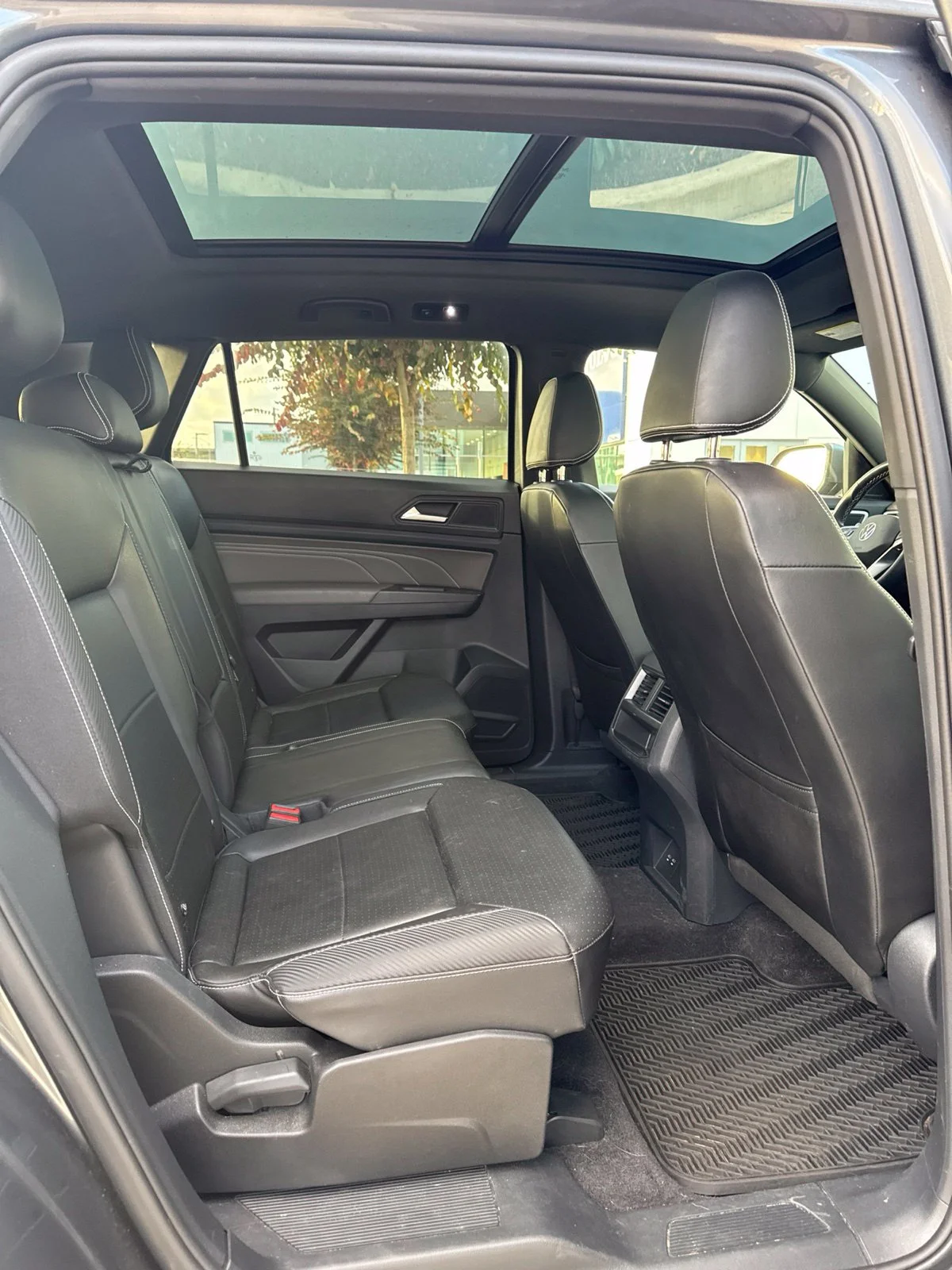 Used 2023 Gray Volkswagen 2.0T SE w/Technology image 7