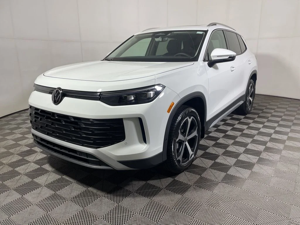 New 2026 White/off-white Volkswagen 2.0T SE image 4