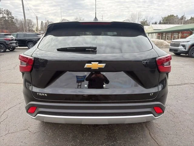 New 2026 Mosaic Black Metallic Chevrolet LT image 4