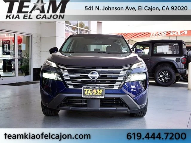 Used 2024 Blue Nissan SV image 4