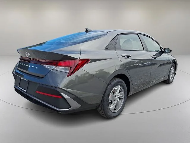 New 2026 Gray Hyundai SE image 4