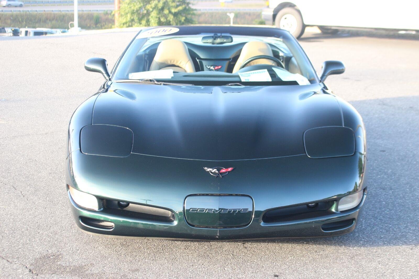 Used 2000 Bowling Green Metallic Chevrolet 2dr Convertible image 2
