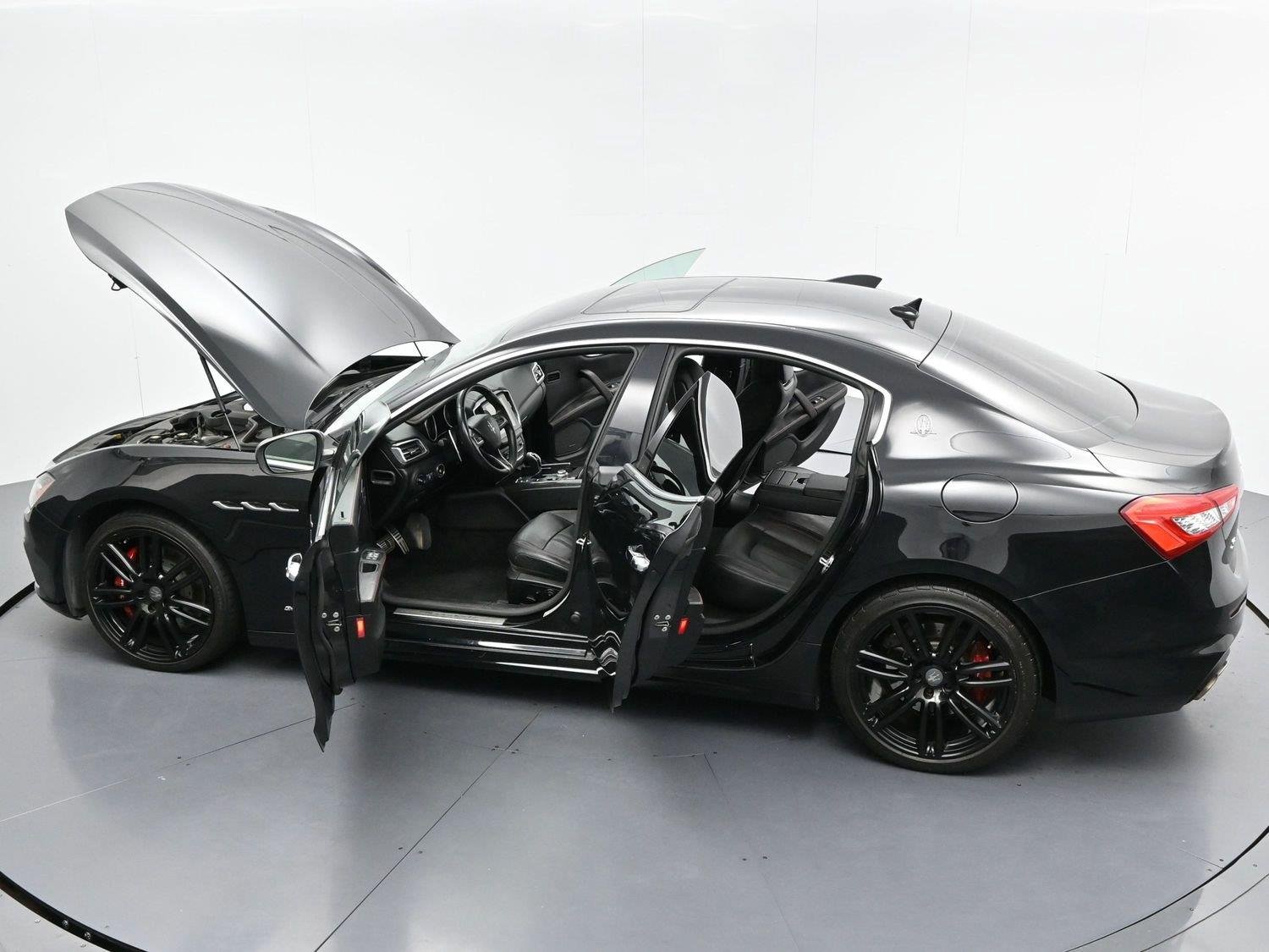Used 2018 Nero Maserati S GranSport image 40