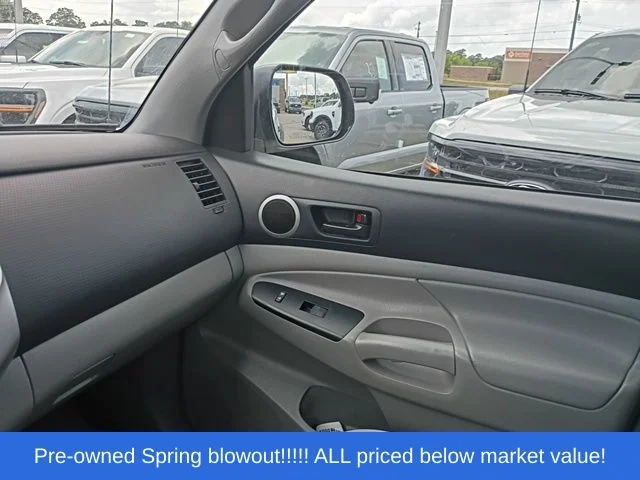 Used 2014 White Toyota Prerunner image 26